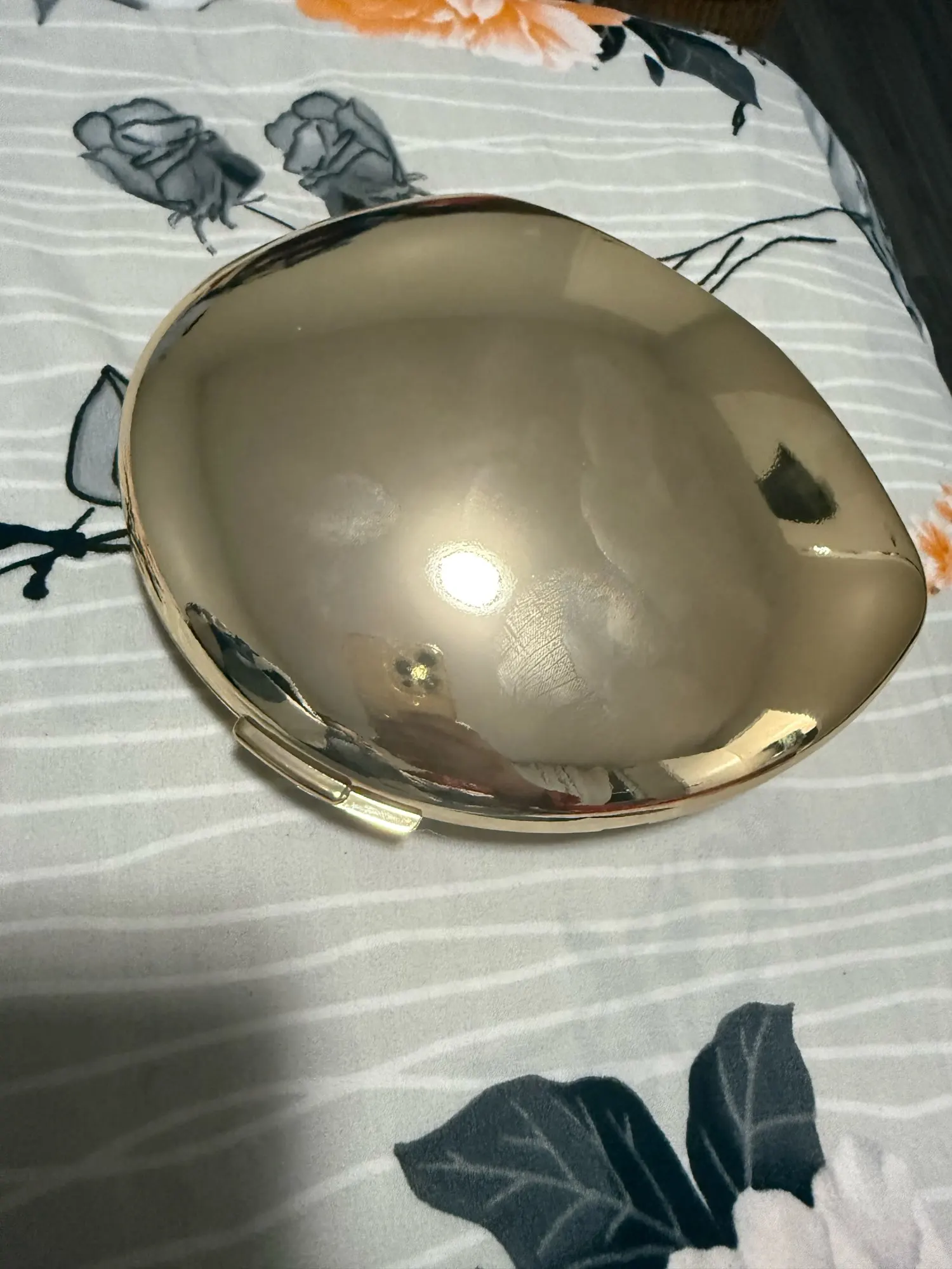 Pochette de styliste en forme de coquille acrylique, doré et argenté photo review