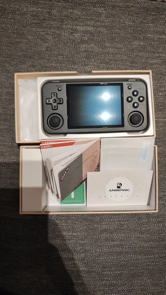 ANBERNIC RG35XX H photo review