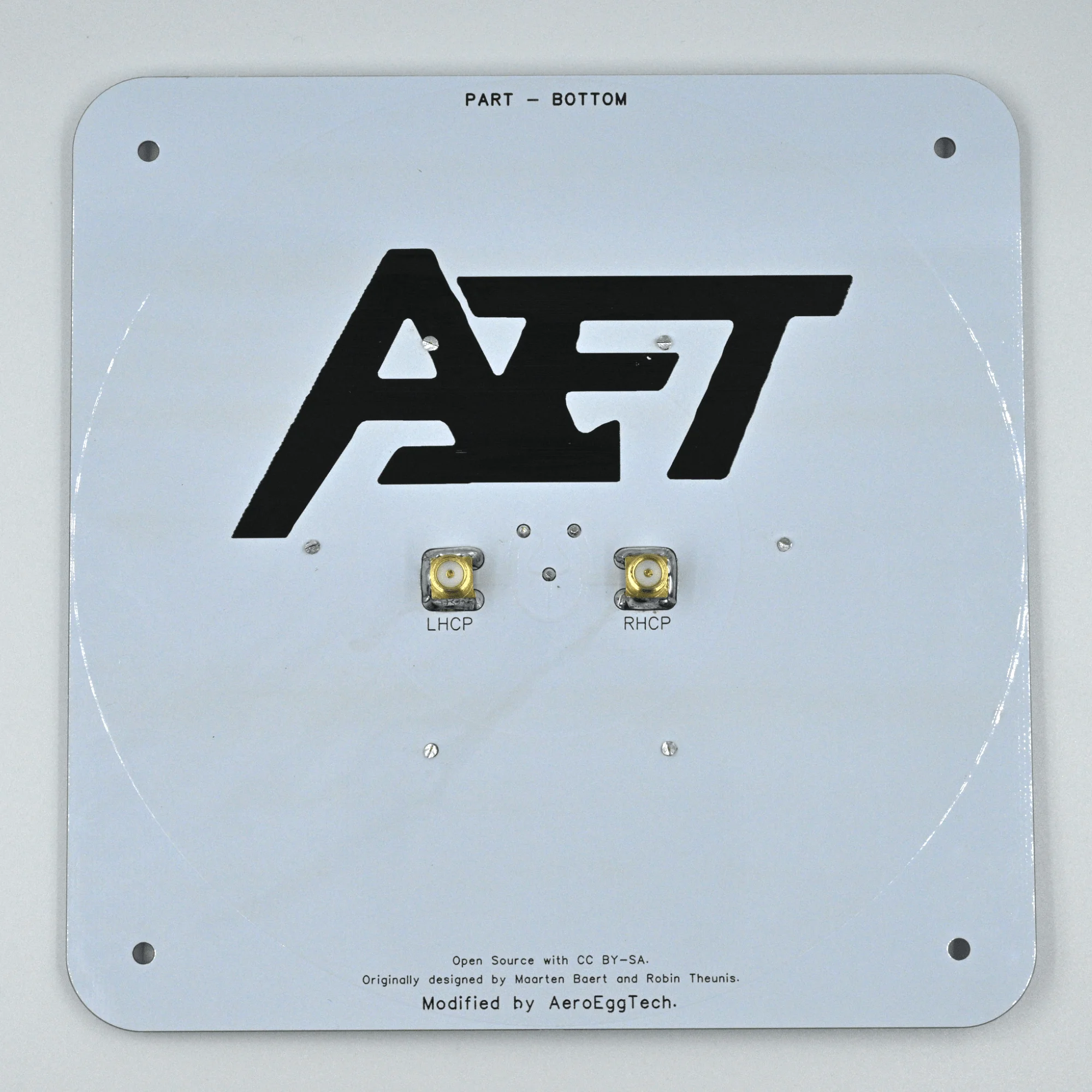 5.8GHz FPV AET Feed Patch Antenna, RCmall 17dBi High Accuracy SMA Male to SMA Male Cable Adapter, Directional Circularly Pol