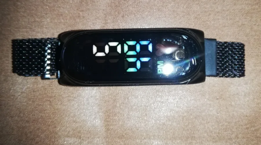 Relógio magnético LED feminino com pulseira, toque impermeável, relógio feminino, relógios digitais de pulso, moda, novo, 2024 photo review