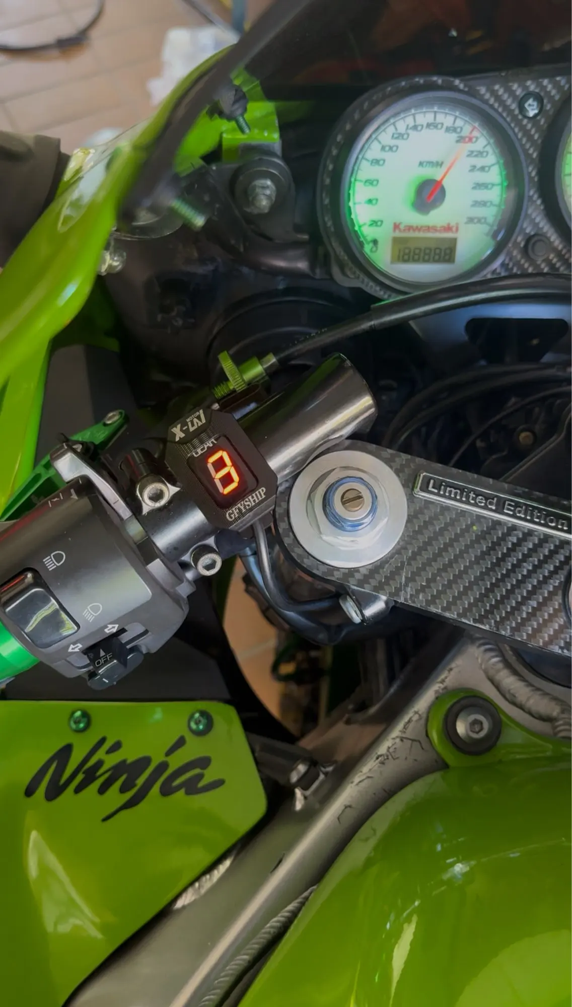 バイクのギアインジケーター カワサキ ZX9R ニンジャ 1998-2005