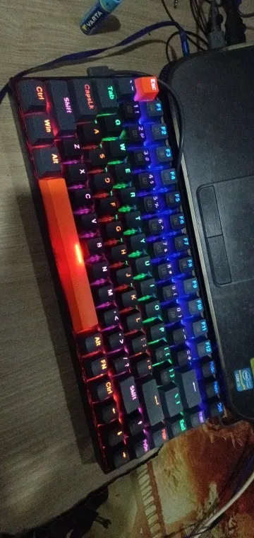 AliExpress Collection Machenike-Teclado mecánico K500A-B84 75% TKL, periférico para juegos con cable intercambiable en caliente, retroiluminado en 6 colores, 84 teclas, para PC y portátil photo review
