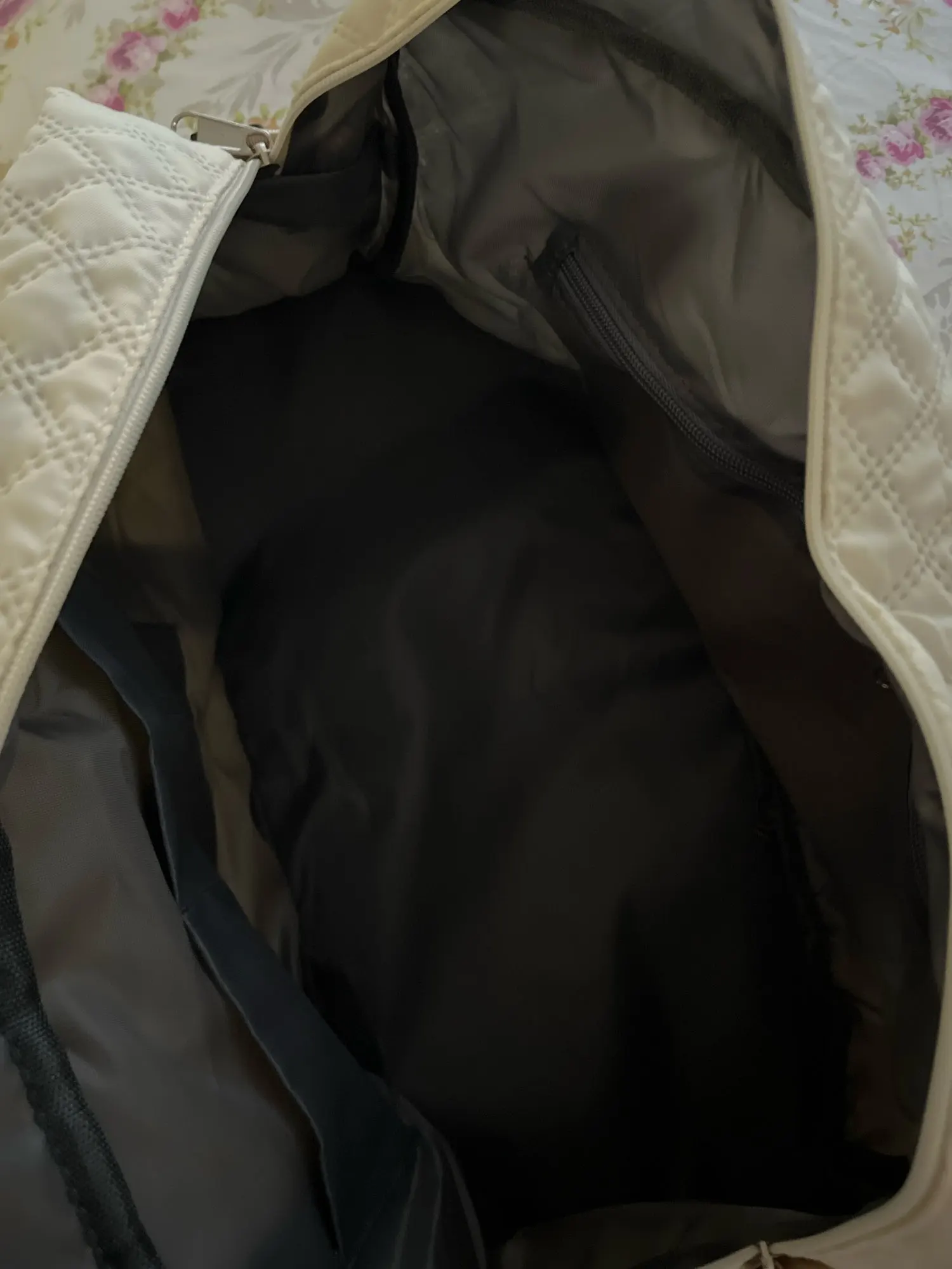 Sac de Voyage Léger Pliable 40L – Fourre-Tout de Sport et Week-End avec Bandoulière Réglable – Sac de Nuit Cabine Homme/Femme photo review