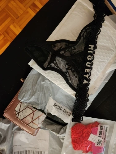 CrystalCharm – Personalisiertes Spitzen-Tanga-Set für heiße Momente photo review