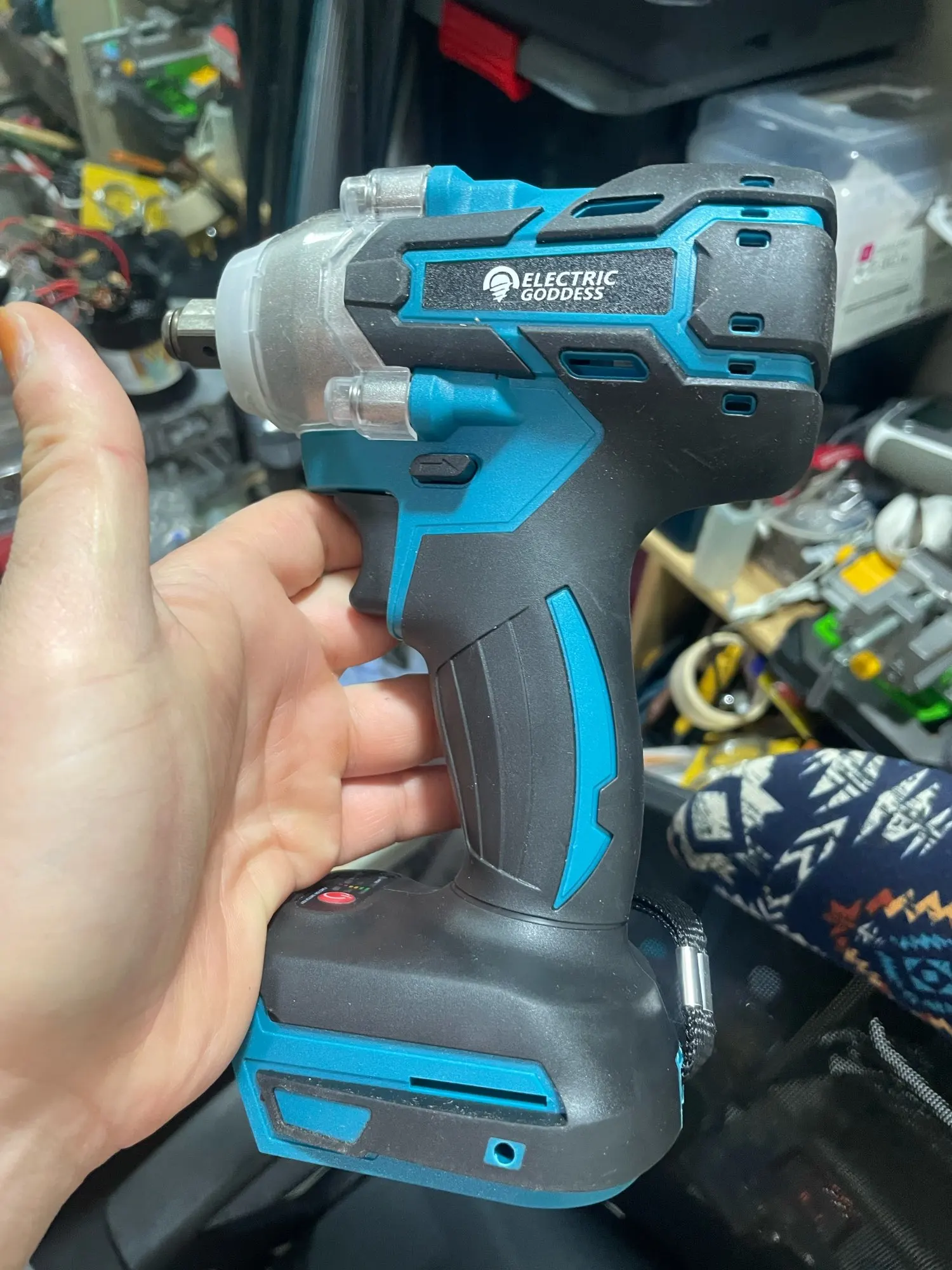 TW285 520N.m Cordless Electric Impact Wrench - Brushless Power Tool for Makita 18V Battery photo review