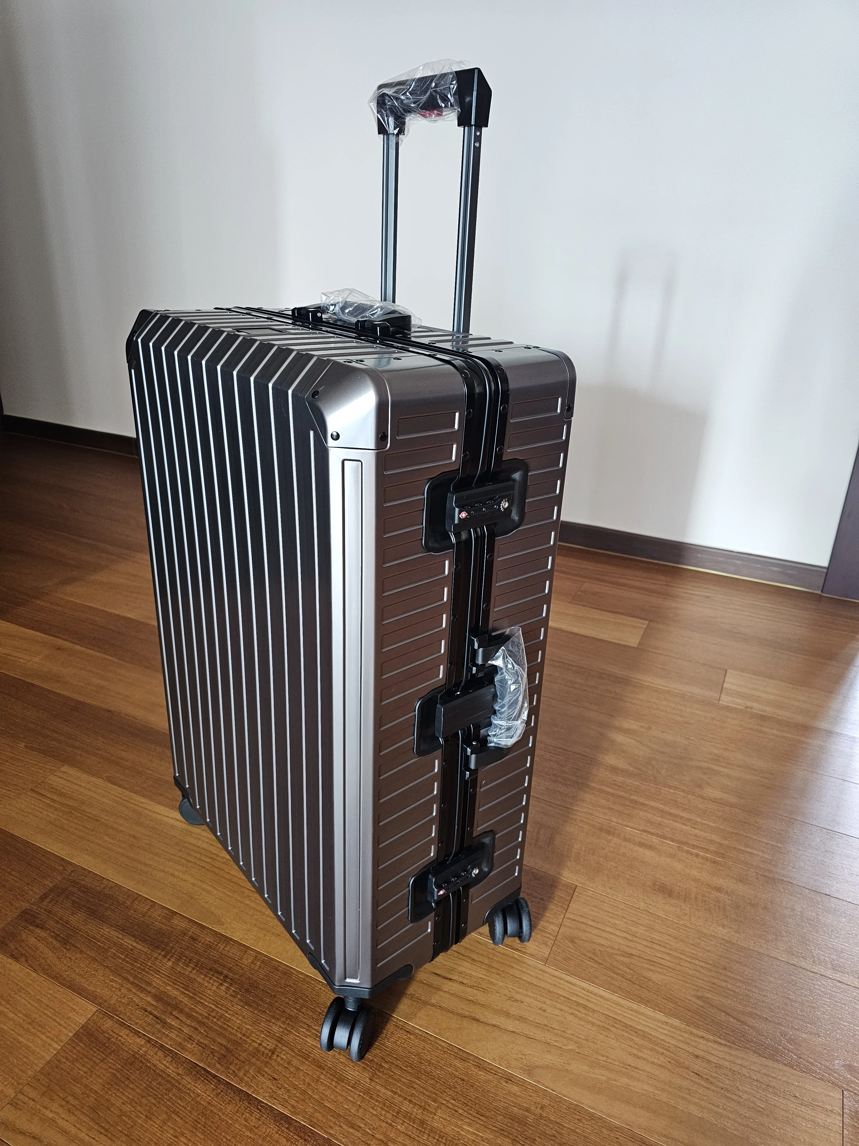 Oros Silver Aluminum Suitcase