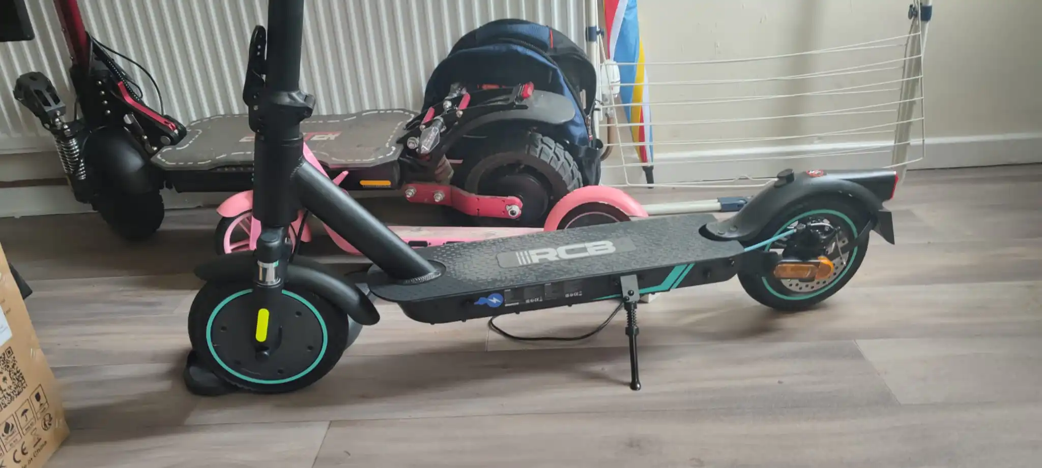 RCB 전기 스쿠터 성인용, 장거리 전기 스쿠터, 최대 25km/h, 편안한 충격 흡수, APP 연결 : Gearbest