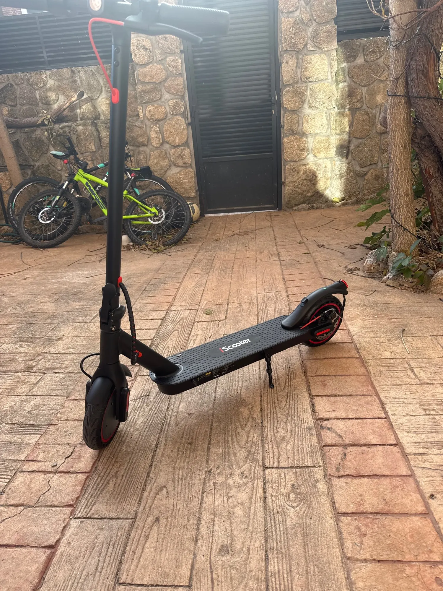 ISCooter i9-patinete eléctrico de 8,5 pulgadas, 350W, 7,5Ah, 30 km/h, para adultos, neumáticos de panal de 30km de alcance, Scooters plegables con aplicación photo review