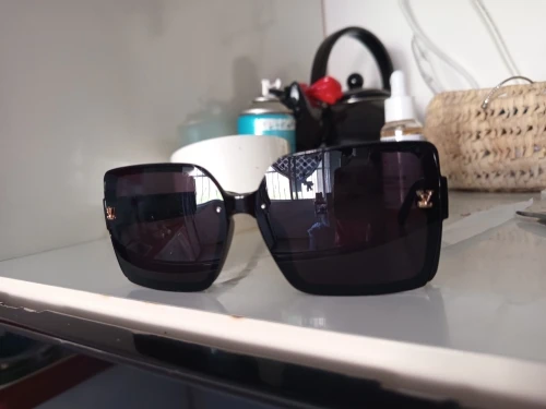 2026 New Fashion Glamour Sunglasses For Women And Men Stylish Oversize Designer Sun Glasses Square Unisex Shades UV400 photo review