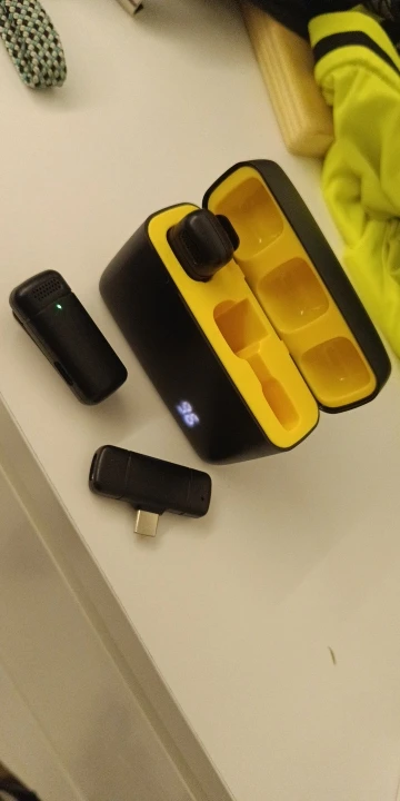 Wireless Microphone Lavalier with Charging Case Windproof Fleece Suitable with Noise canceling MIC photo review