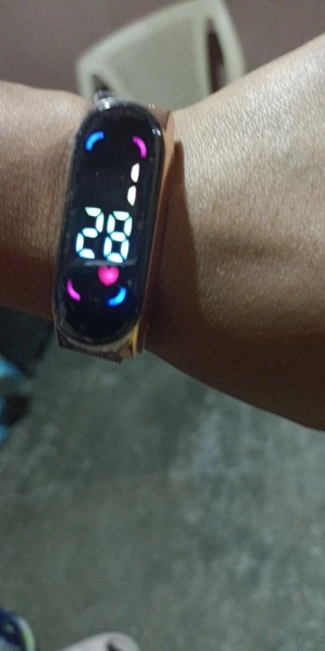 Relógio magnético LED feminino com pulseira, toque impermeável, relógio feminino, relógios digitais de pulso, moda, novo, 2024 photo review