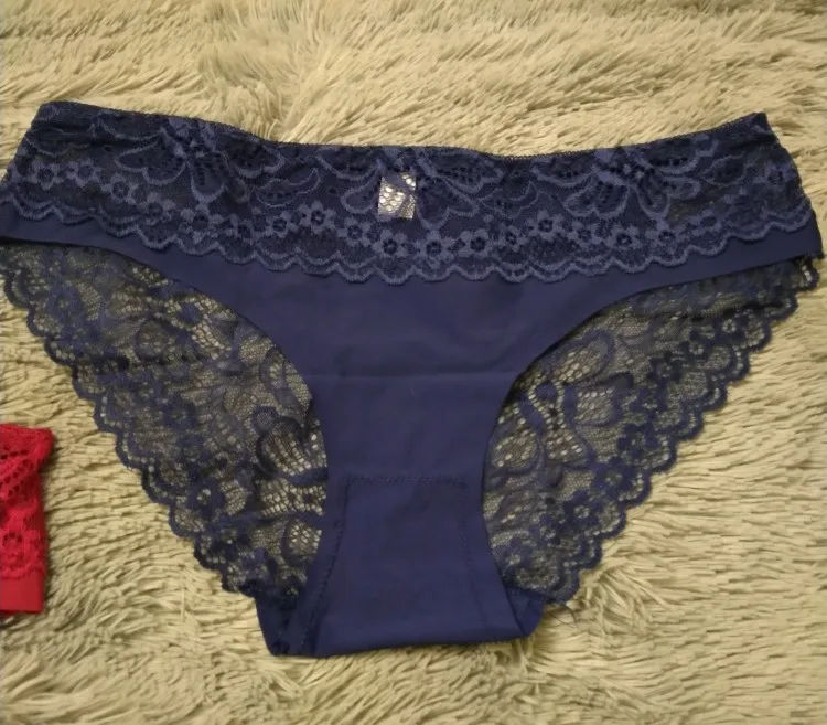 Торчащие стринги. Трусы Прада женские. Трусы Прада женские стринги. Трусы Prada женские. Трусы Прада мужские