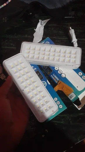 Kit 2 Luminária de Emergência 30leds Bateria Recarregável photo review