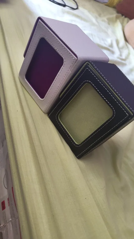 Caja de baraja de cartas con ventana de visualización, capacidad para 120 + tarjetas de una sola manga, cierre magnético, adecuada para tarjetas CCG, tarjetas de juego mágicas photo review