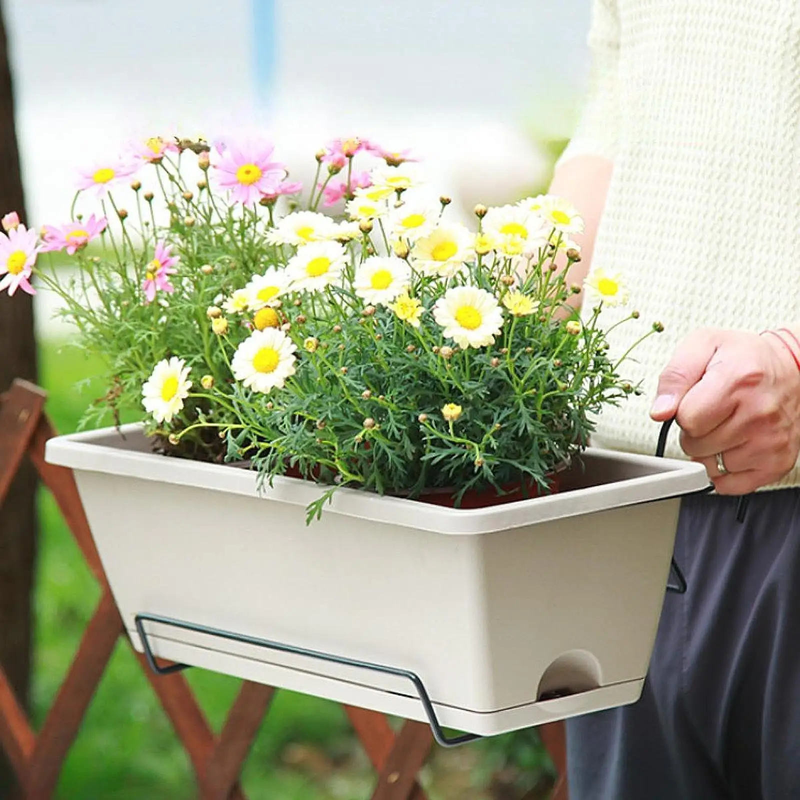 Hanging Flower Pot with Metal Hook 1