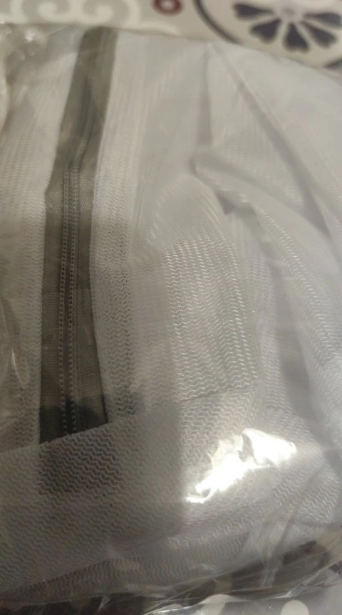 Bolsa versátil para lavar zapatos, bolsa de lavandería de malla duradera para zapatillas, zapatillas para correr, calcetines y sujetadores con cierre de cremallera, bolsa de lavandería photo review