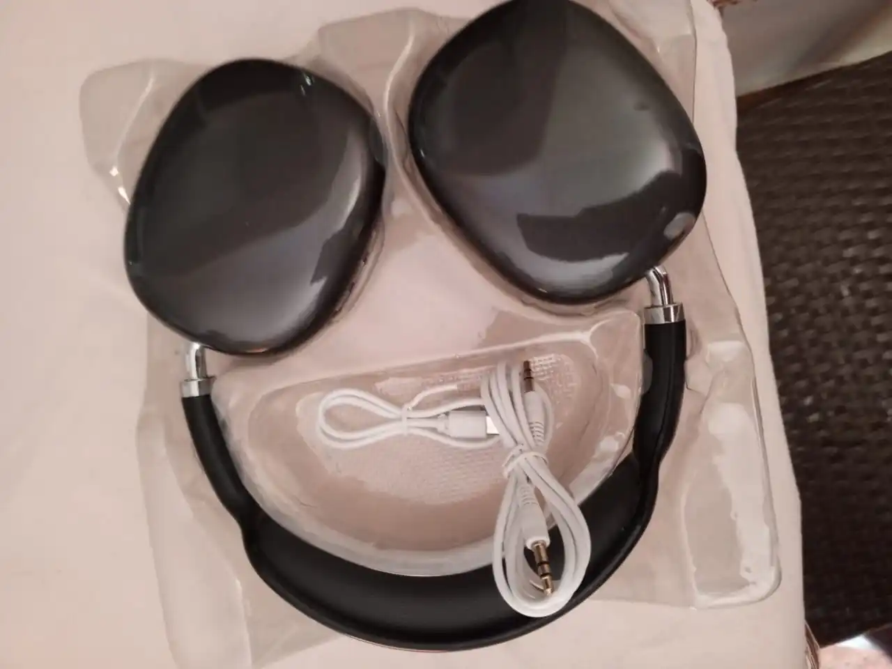 P9 Wireless Bluetooth Headphones With Mic Noise Cancelling