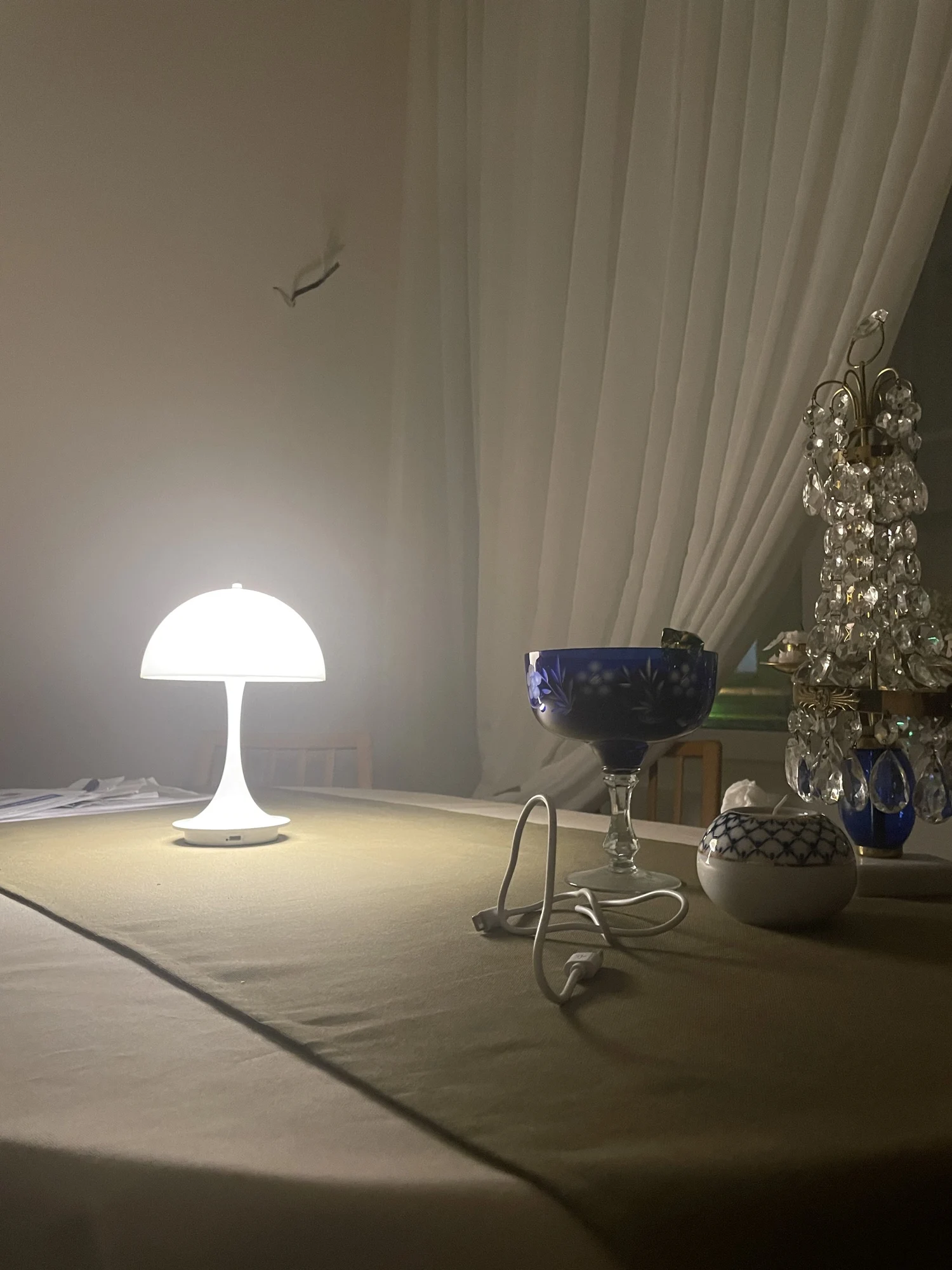 Dimmable LED Table Lamp Portable, USB Charging, Perfect for Bedroom Bedside Illumination photo review