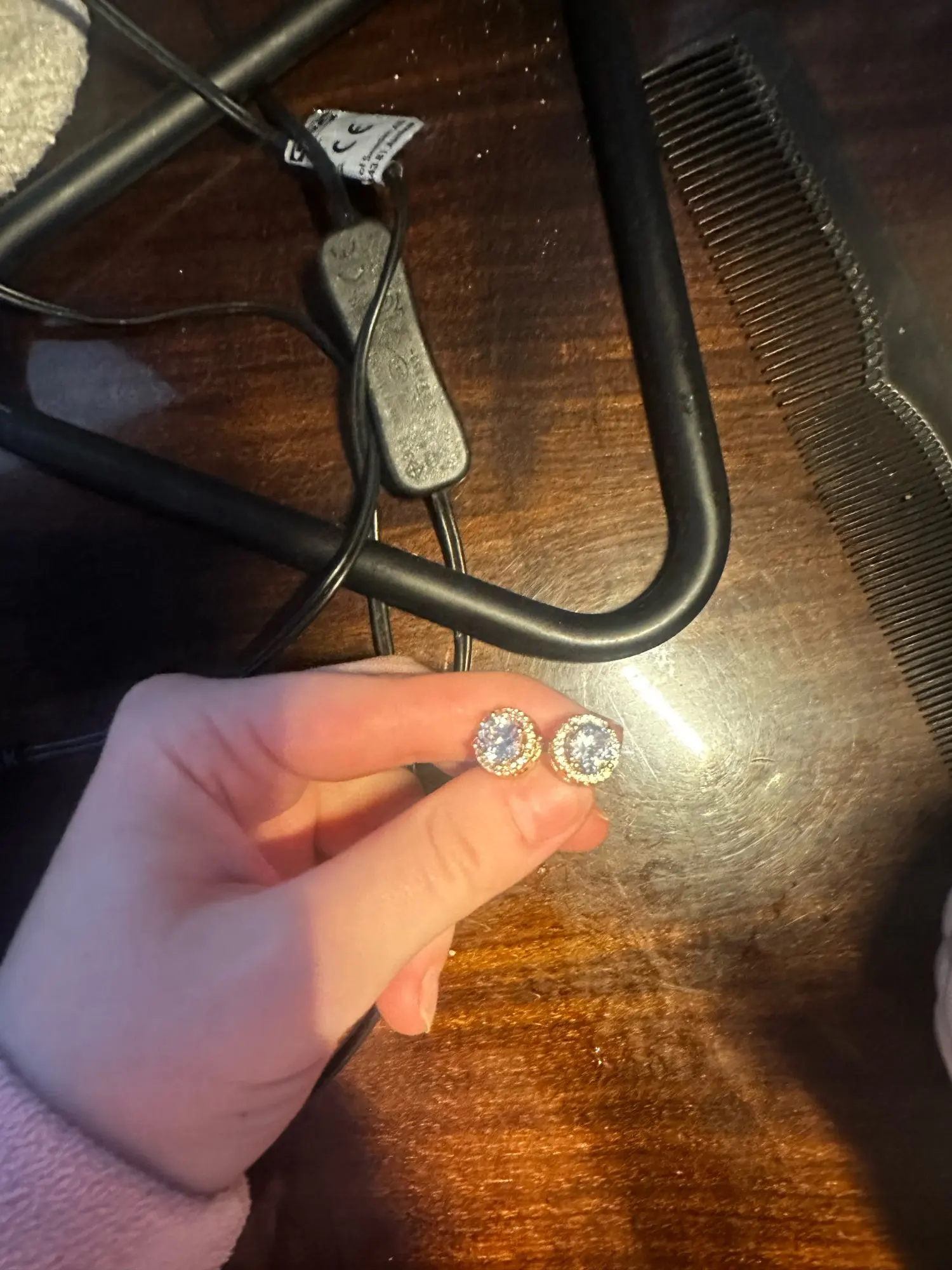 Luxury Crystal White Zircon Stud Earrings photo review