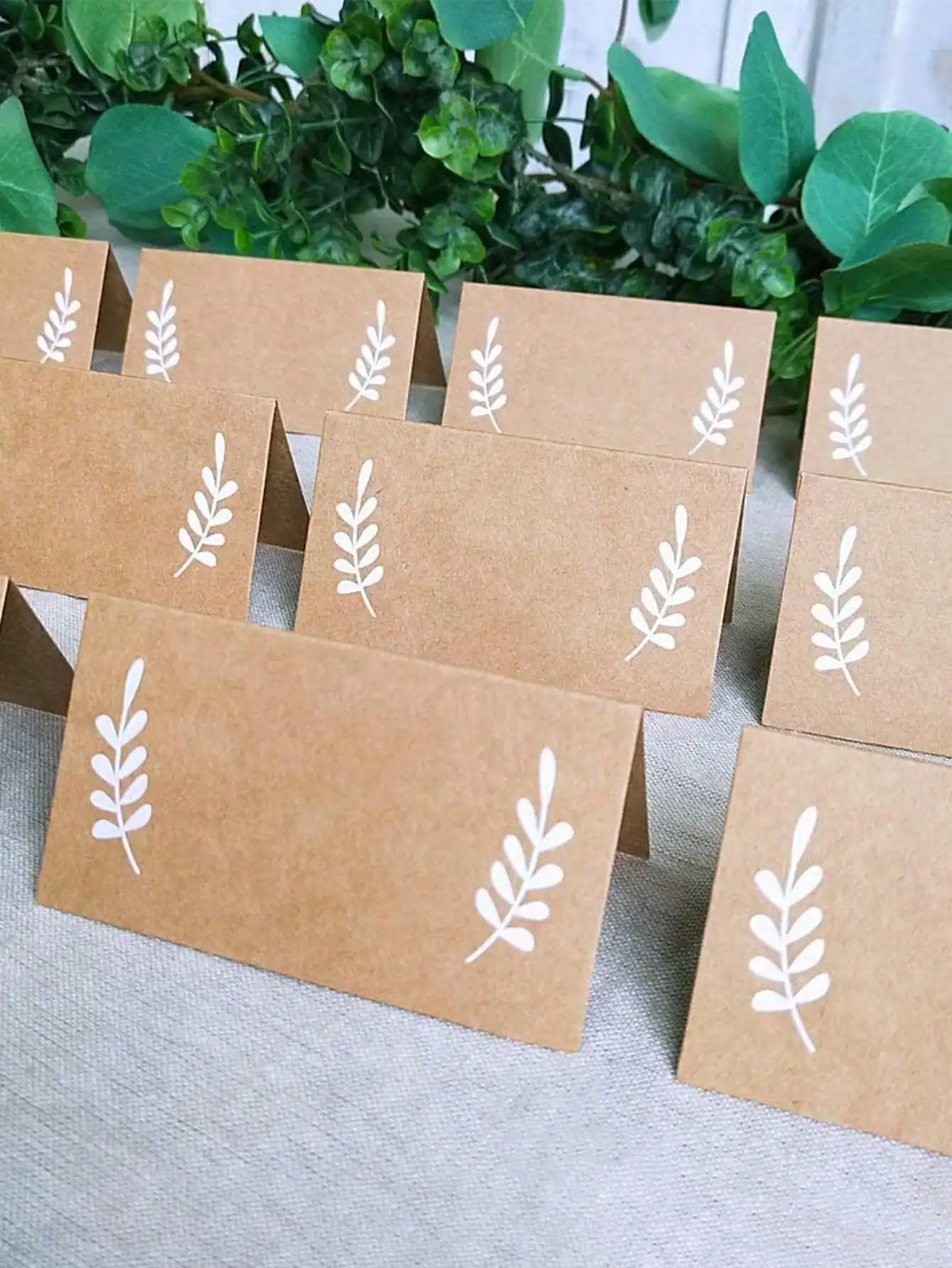 20/50Pcs Place Cards with White Laurel Leaves Kraft Paper Cards Rustic Wedding Party Table Name Number Blank Table Tent Cards