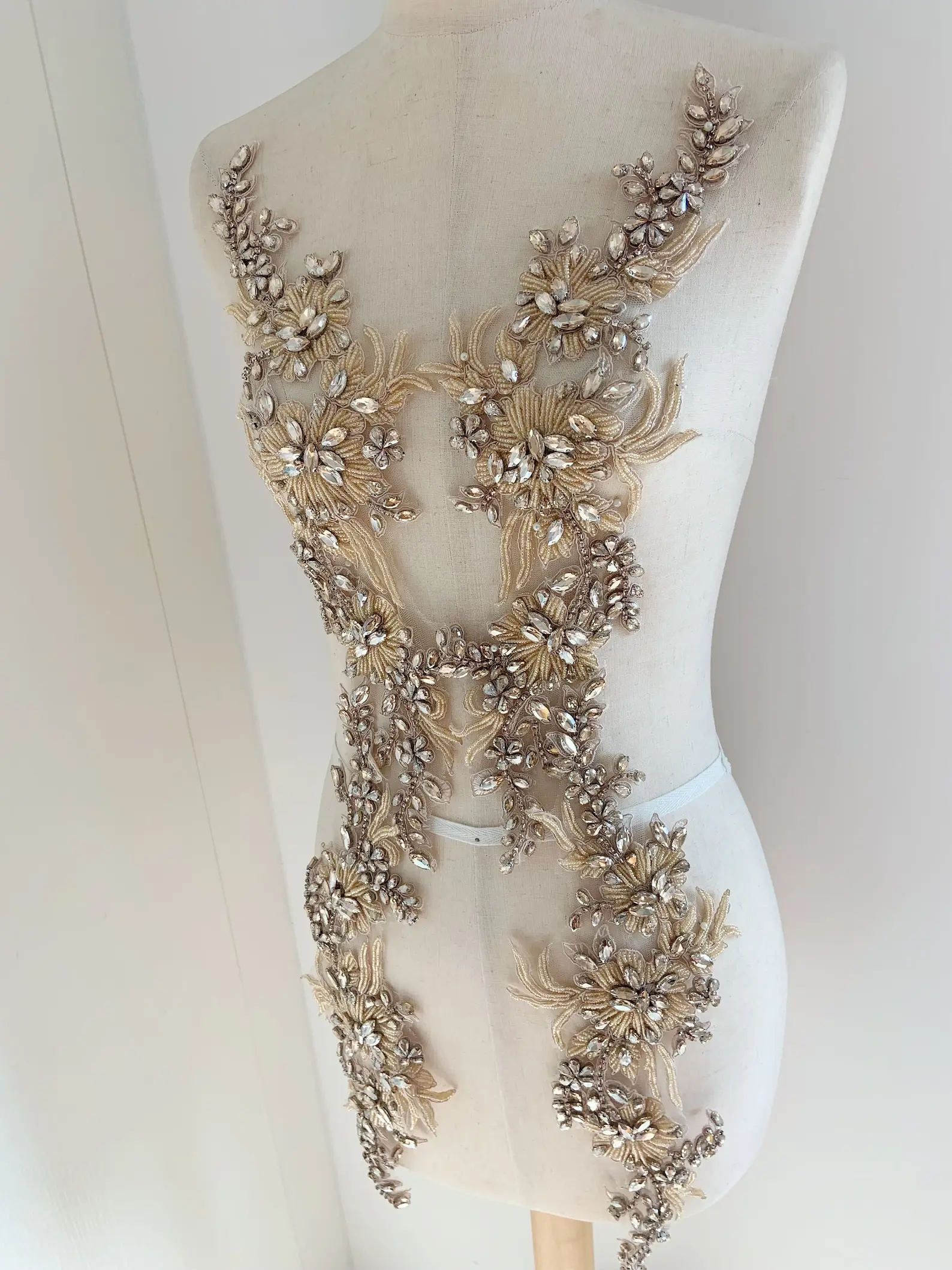 

Beige Rhinestone Appliqué For Couture, Costume, Dress, Crafted Florals Motif Bodice, Deluxe Bead Florals Applique