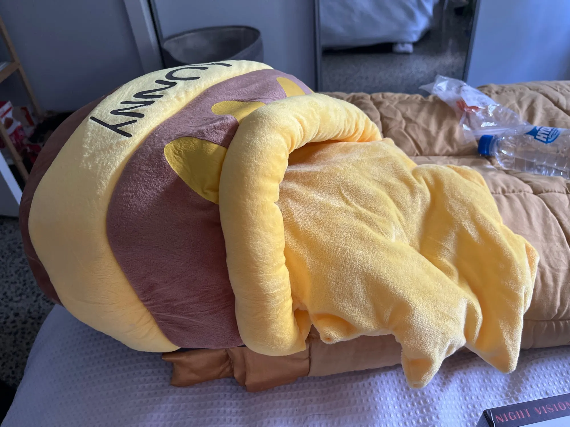 Honey Haven: Cat Bed House with Removable Plush Mat in Honey Jar Shape photo review