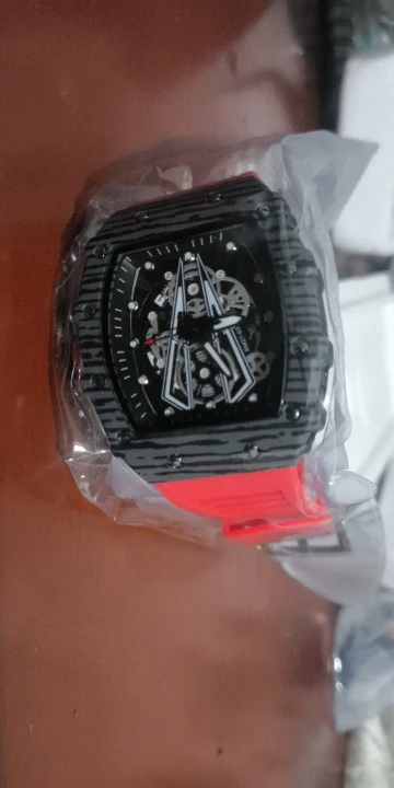 BINBOND Men's Barrel Watch - Curved Mirror, Silicone Quartz photo review
