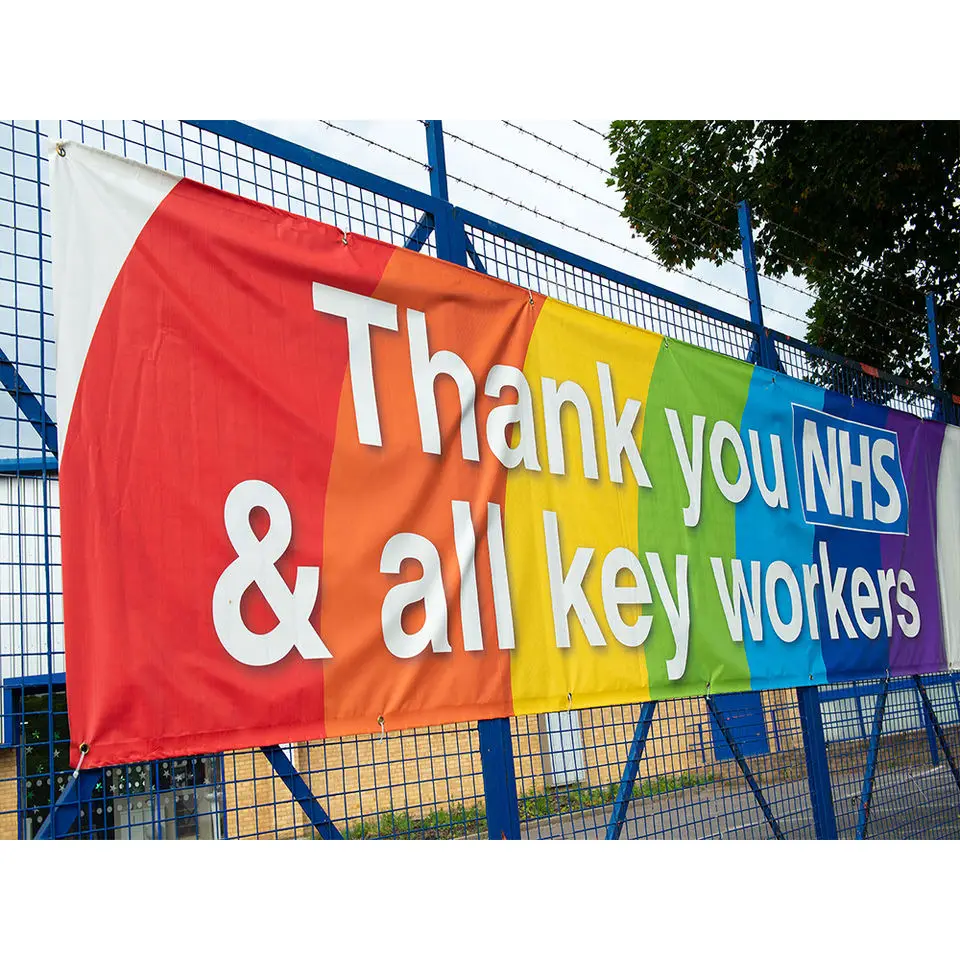 Banner Personalizzato A Rete All'Aperto Pubblicità Outdoor Vinyl Mesh Hanging Advertising Streamer Banner