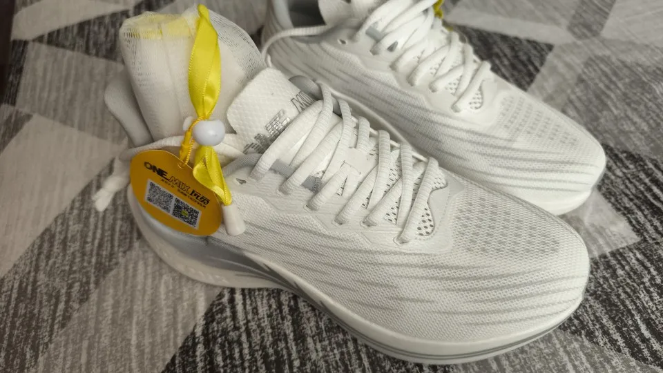 ONEMIX 2025 Air cushion Running Shoes Breathable Outdoor Sport Sneakers Lightweight Athletic Jogging Walking Shoes photo review