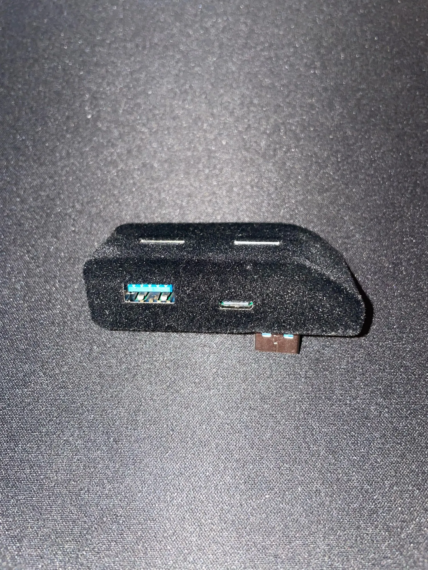 Teslahubs™ Glove Box USB-Hub customer photo
