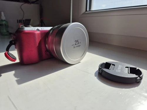 SG Image APS-C 25mm F1.8 AF Lens with Hood for Fuji X Sony photo review