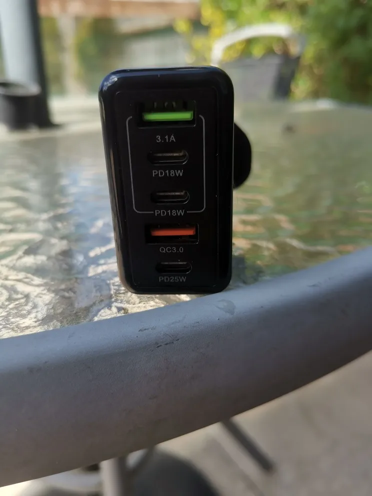 120W Multi Ports USB Charger Fast Charging Type C Mobile Phone Charger photo review