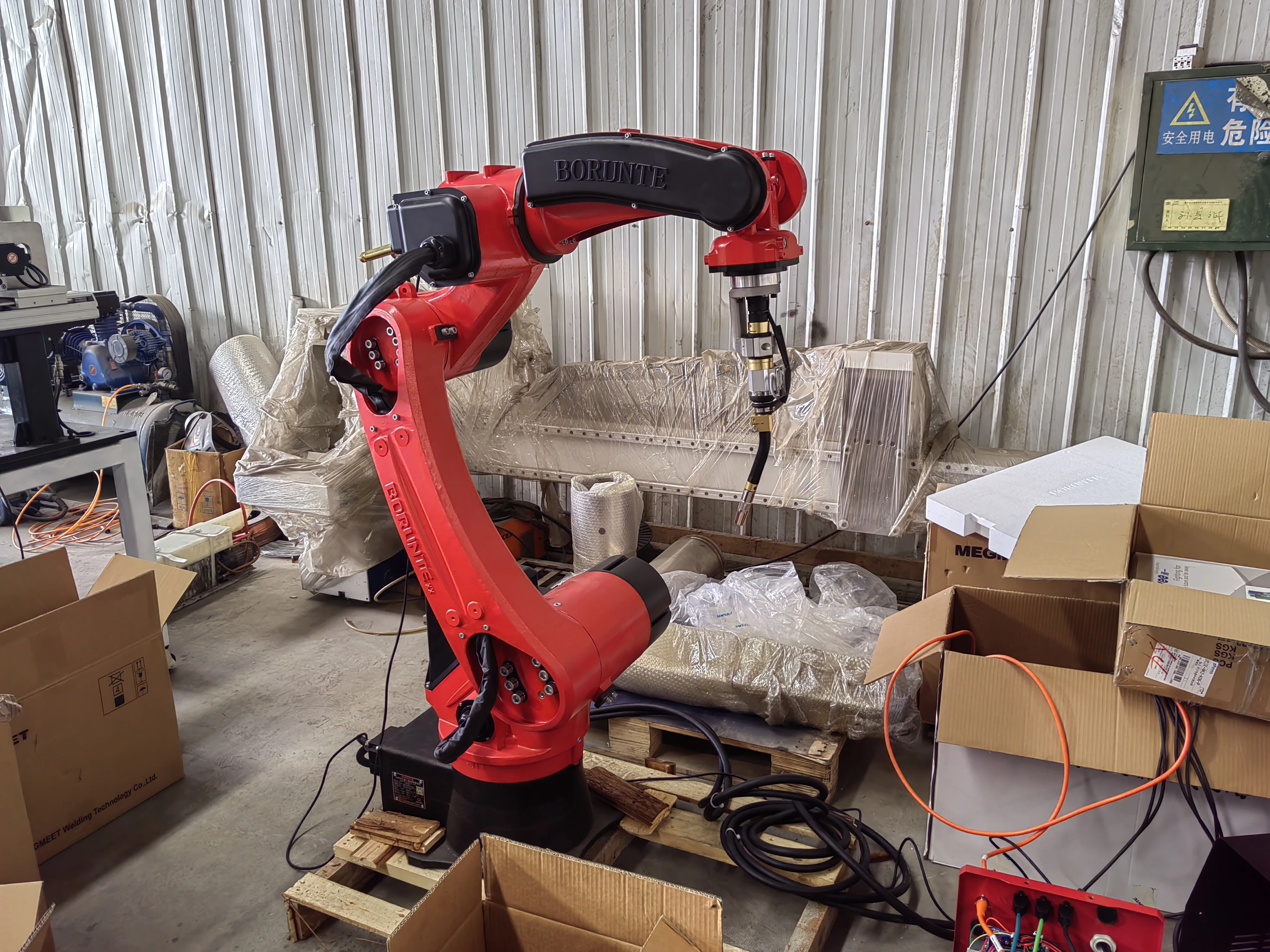 automatic 6 axis robot arm laser welding machine 1500w 2000w 3000w laser welder for galvanized sheet corner welding 4