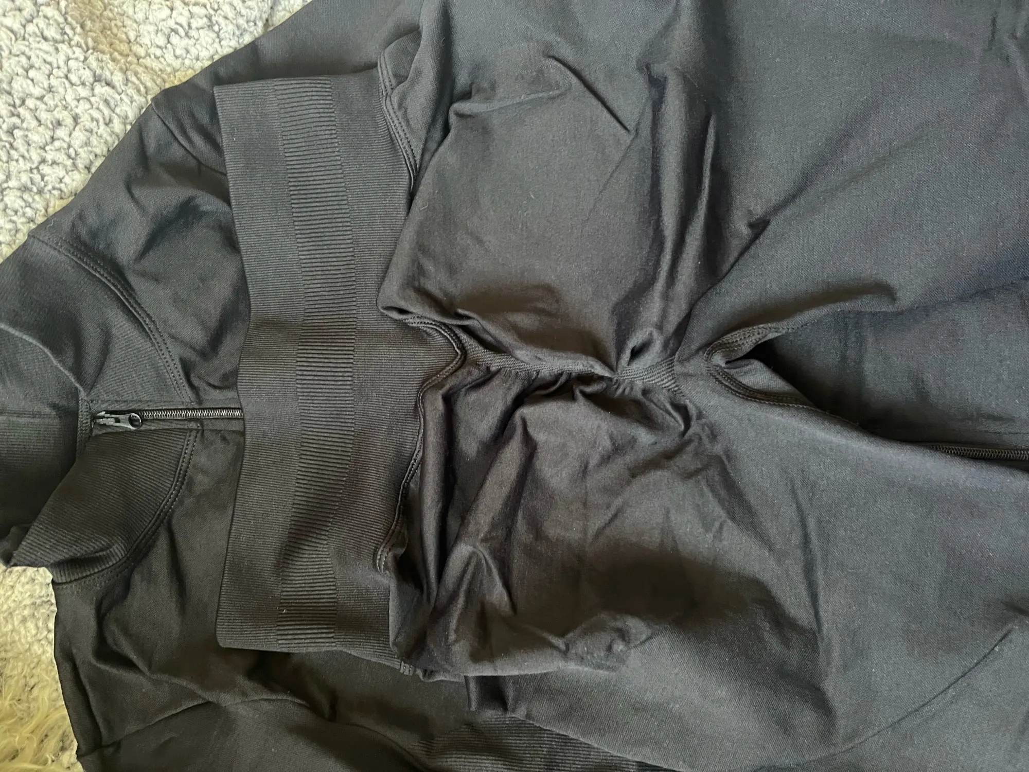 Elegant Seamless Yoga Set for Women - Breathable Activewear photo review