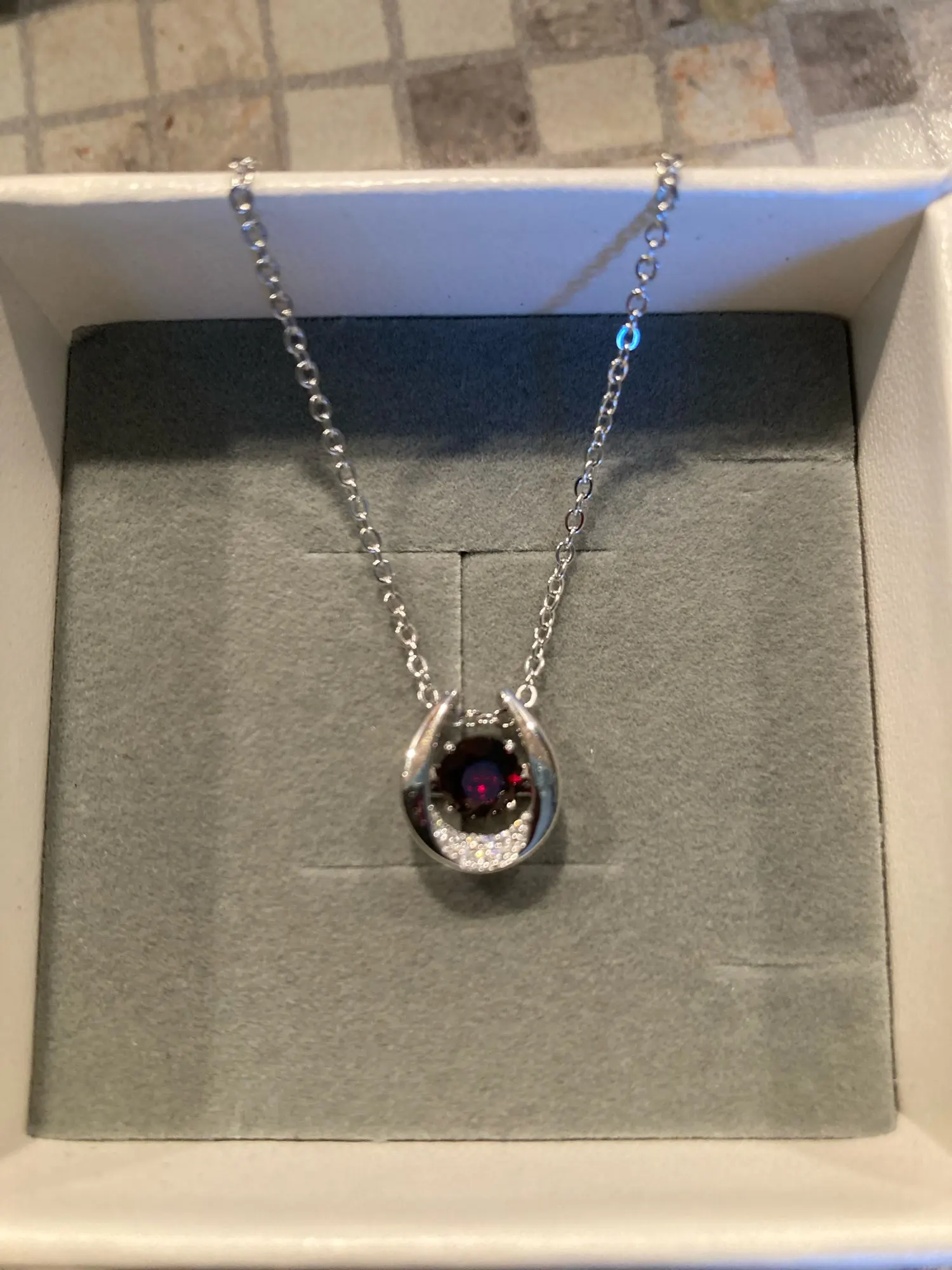 Pendentif en argent et grenat - Arche passionnel