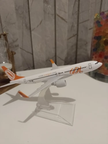 Scale 1:400 Metal Aircraft Replica GOL Airlines Boeing Airbus Aviation Model Air Plane Diecast Miniature Toys for Children Boys photo review