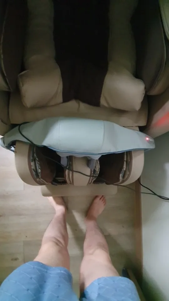 ReFresh - Nacken- und Rückenmassagegerät (Beige) photo review