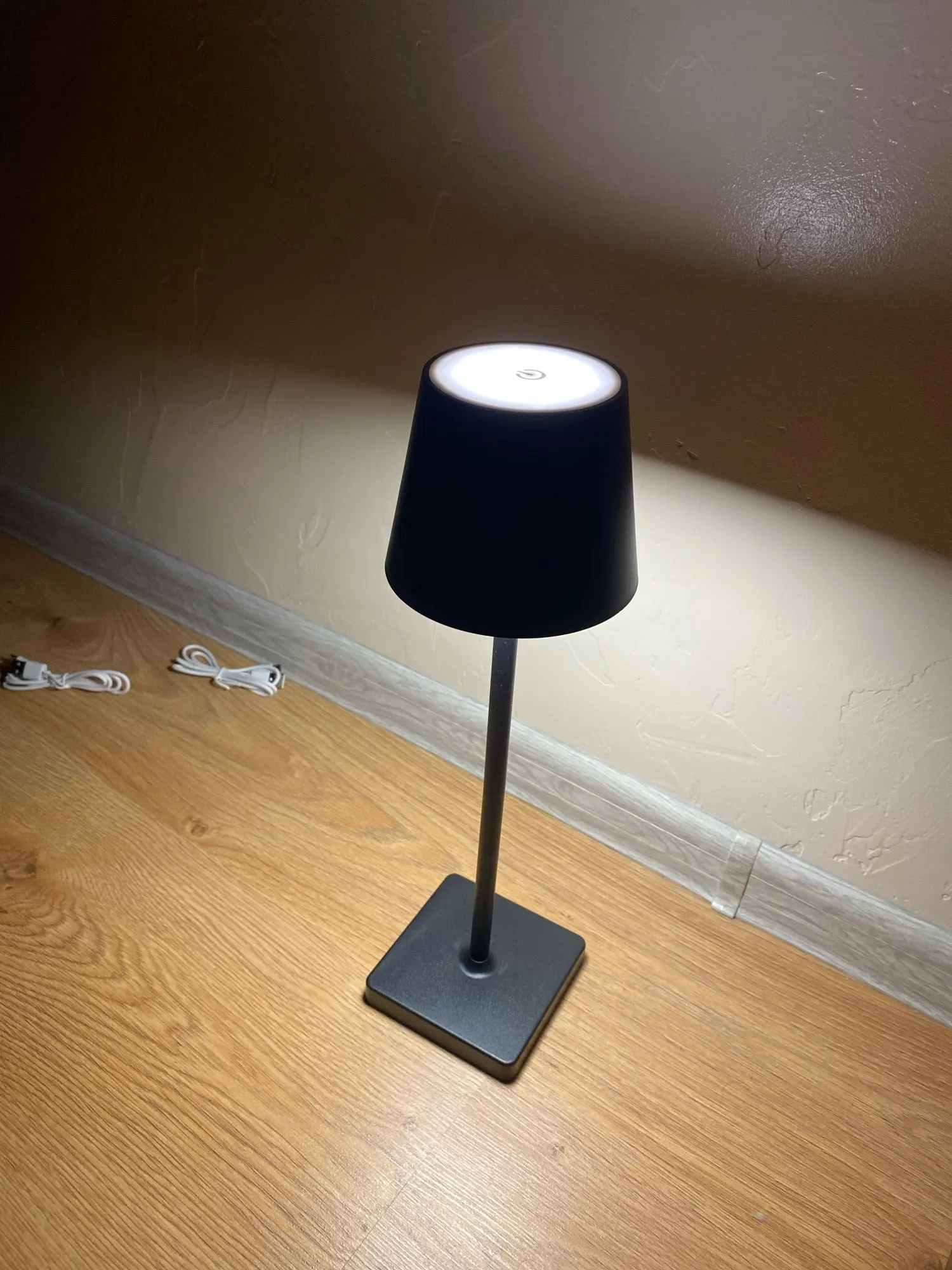 Rechargeable LED Table Lamp Touch Switch 3 Levels Dimmable Desk Lights Bar Club Dinner Creative Decorative Ambient Lighting photo review