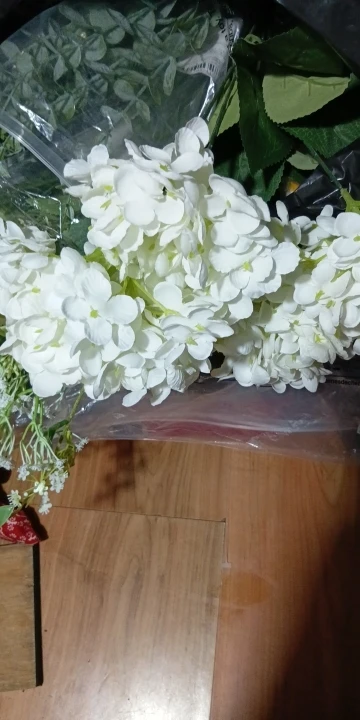 5 Heads Hydrangea Bouquet Silk Artificial Flowers for Party Wedding Living Room Decoration Accessories Home Decor Fake Flowers photo review