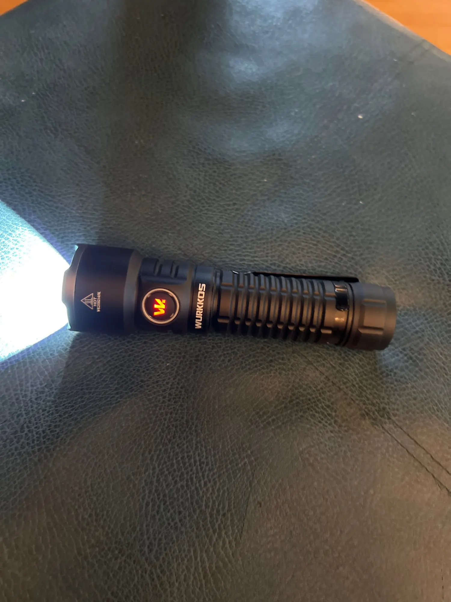 Wurkkos TS28 EDC Flashlight 3200 lm Rechargeable 21700 Battery 506m Beam Distance Magnetic Tail Cap Self-Defense Flashlight photo review