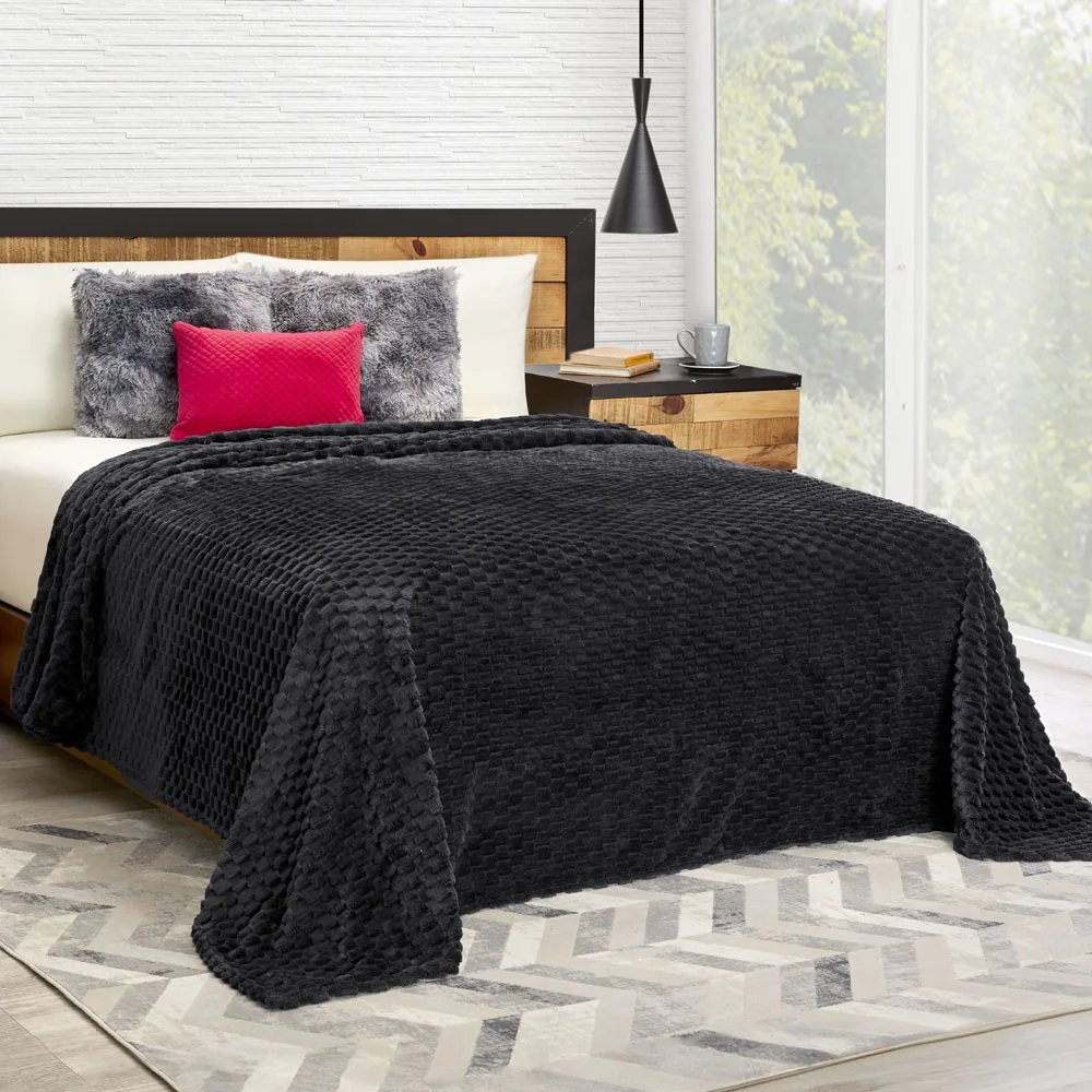 Cobertor Texturizado 3D Livorno, Color Negro, Flannel Jacquard, Extra suave y calientito, Marca Elefantito Hogar