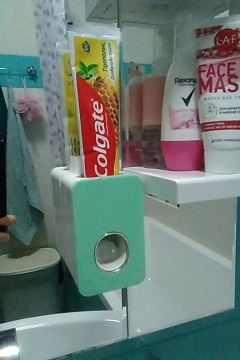 Automatic Toothpaste Dispenser Wall-Mounted photo review