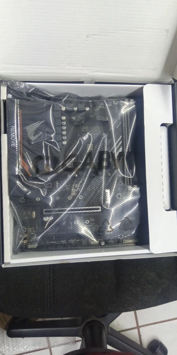 GIGABYTE B550M AORUS ELITE Micro-ATX AM4 Motherboard photo review