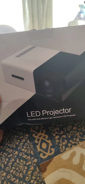 YG300 Portable Mini Movie Projector photo review