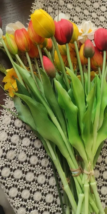 High Quality Soft PVC 5 Heads Artificial Tulip Flowers for Home Decoration photo review
