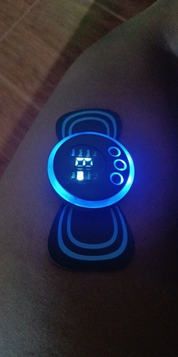 Tragbares EMS Nackenmassagegerät - Muskelstimulator für Nacken- und Rückenschmerzlinderung photo review