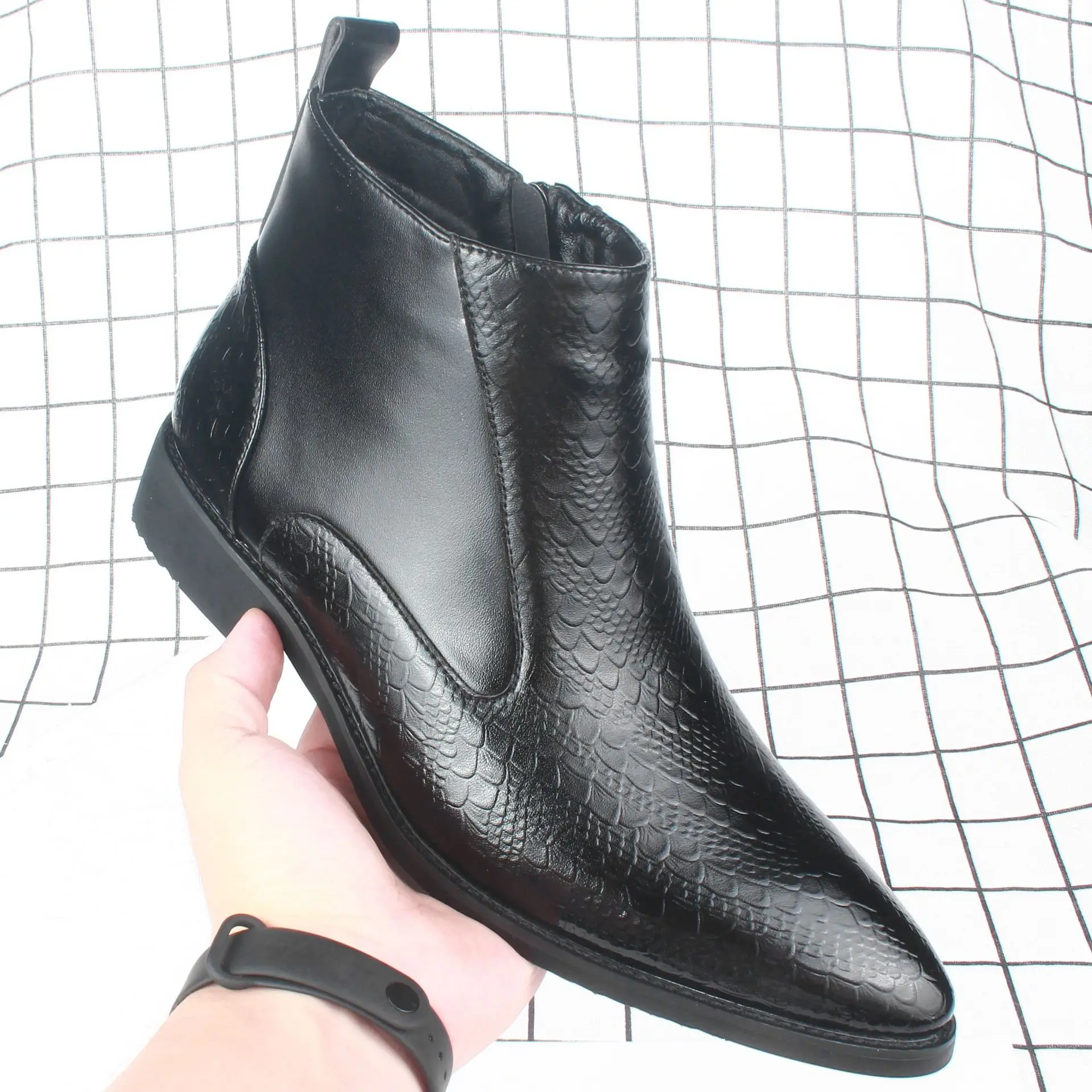 

New British trend men's black high-top Chelsea boots
