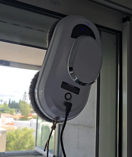 Intelligent Window Cleaning Robot Vacuum Cleaner Robot Window Cleaner Electric Glass Limpiacristales Remote Control for Home photo review