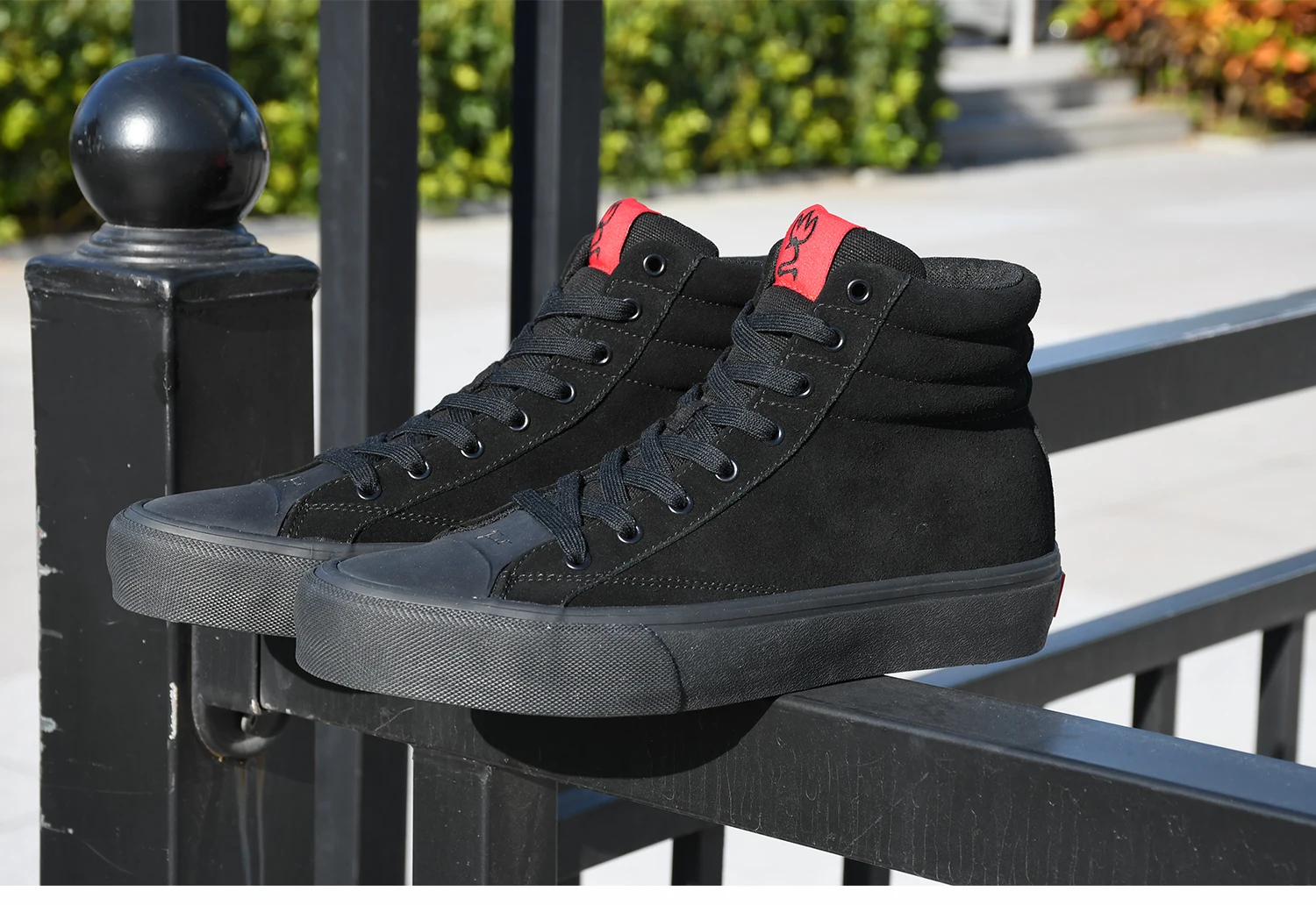 Description Picture 2 of itemJoiints Vulcanized Black Mid-top Sneakers Men Suede Sneakers for Skate Comfortable Durable Casual Shoes Running Tennis
