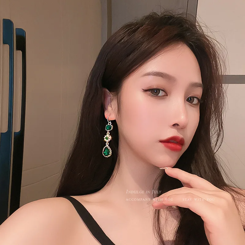 Fashion European and American long emerald earrings water drop flower crystal retro temperament light luxury earrings flower earrings